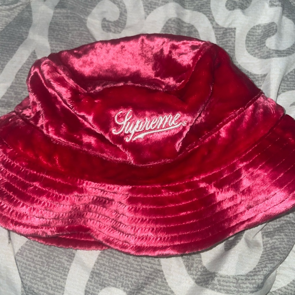 Never worn Supreme Suede Bucket Hat